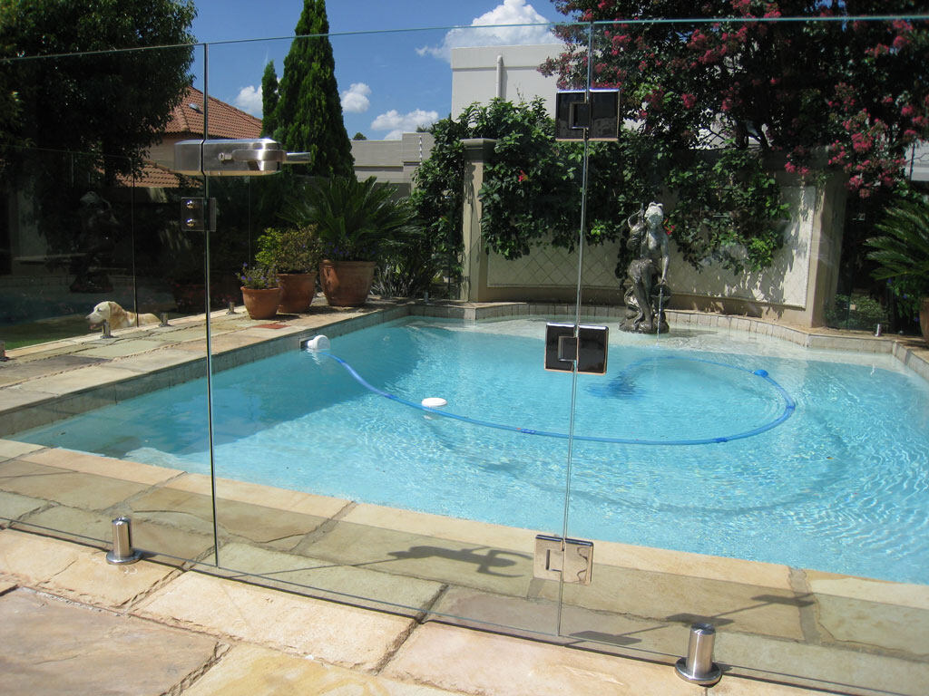 frameless glass balustrade railing