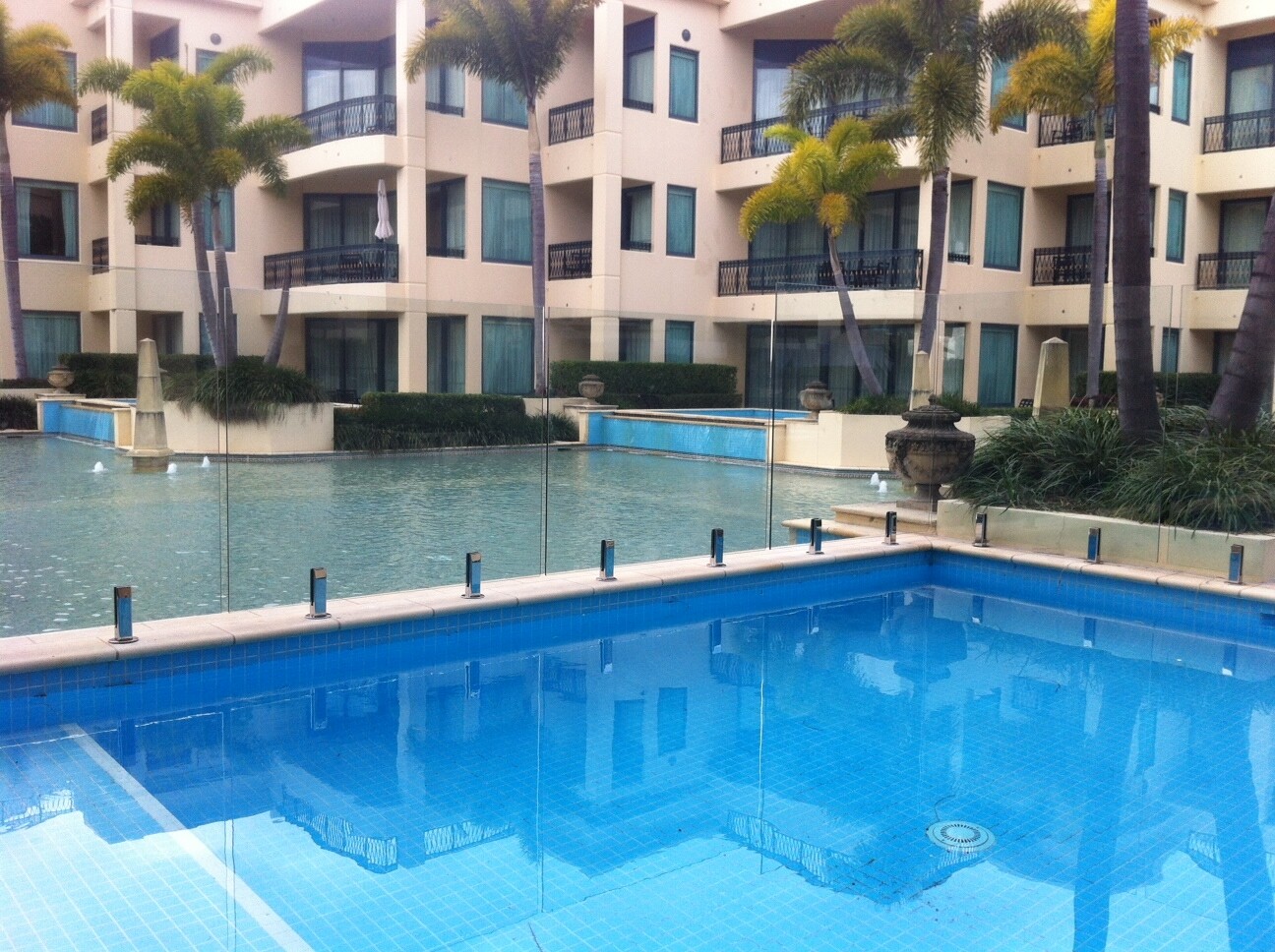 frameless glass balustrade railing