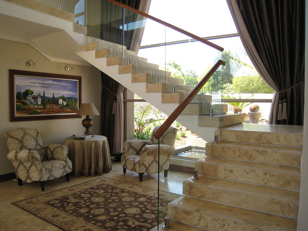 frameless glass balustrade spigots