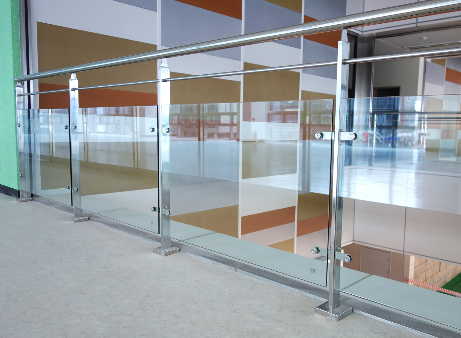 balcony glass railing